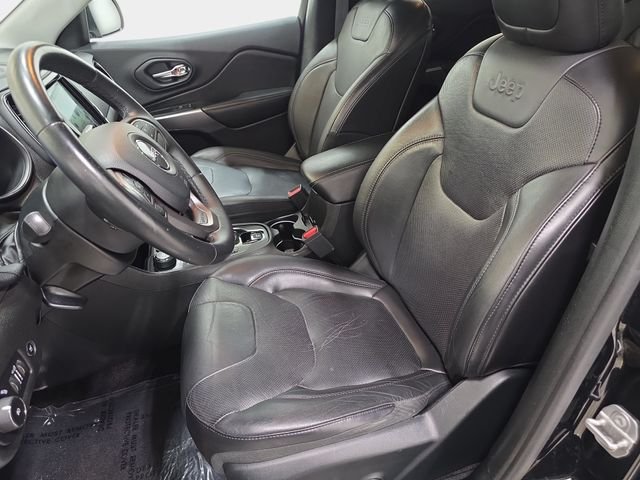Used 2019 Diamond Black Crystal Pearlcoat Jeep Limited image 13