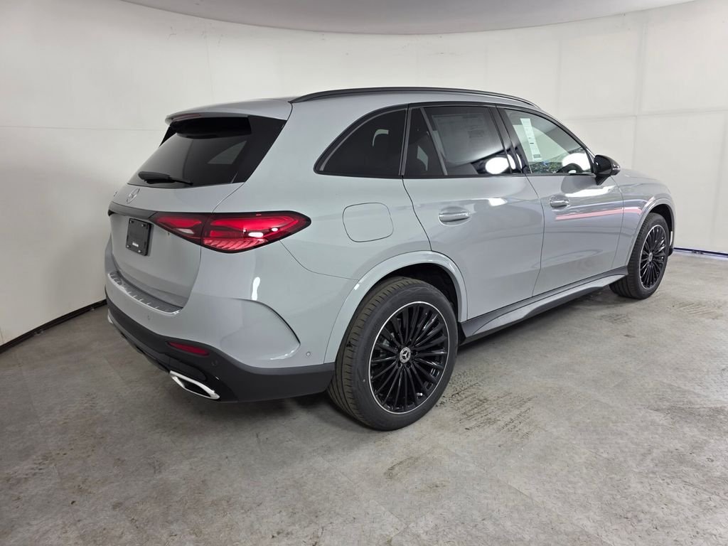New 2026 MANUFAKTUR Alpine Grey Mercedes-Benz GLC 300 image 4