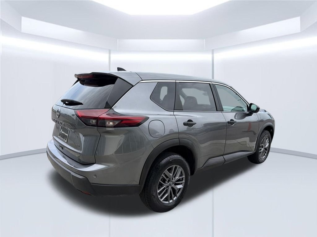 Used 2024 Gray Nissan S image 7