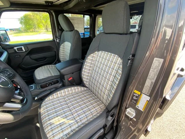 New 2026 Granite Crystal Metallic Clear-Coat Exterior Paint Jeep 85th Anniversary Edition image 9