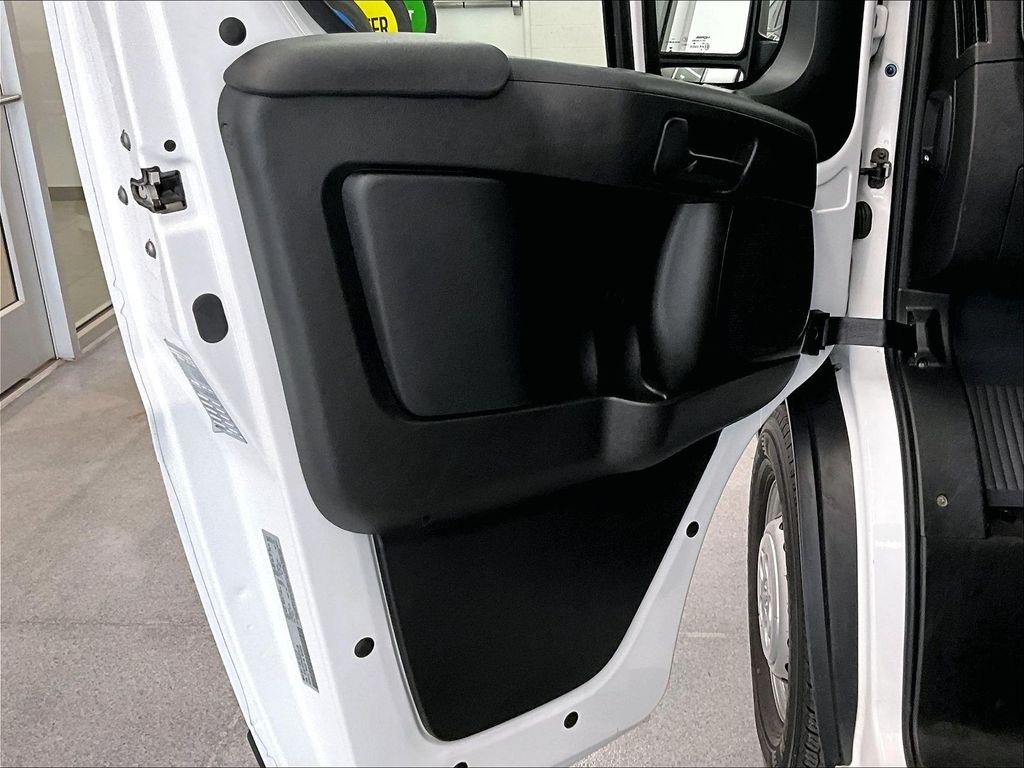 Used 2025 Bright White Clearcoat Ram Base image 9