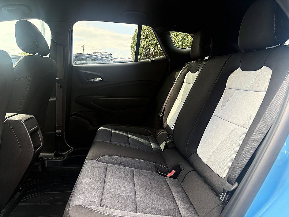 Used 2025 Marina Blue Metallic Chevrolet 1RS image 9