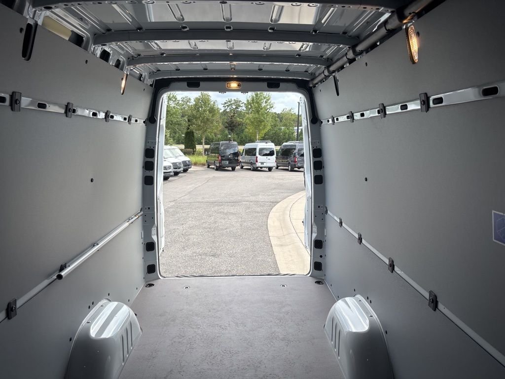 Used 2024 White Mercedes-Benz Cargo 170 WB image 17