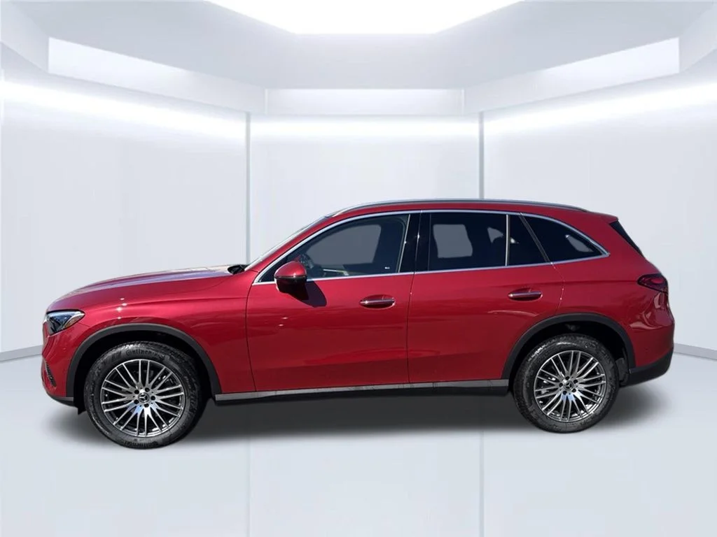 New 2027 MANUFAKTUR Patagonia Red Metallic Mercedes-Benz GLC 300 image 37