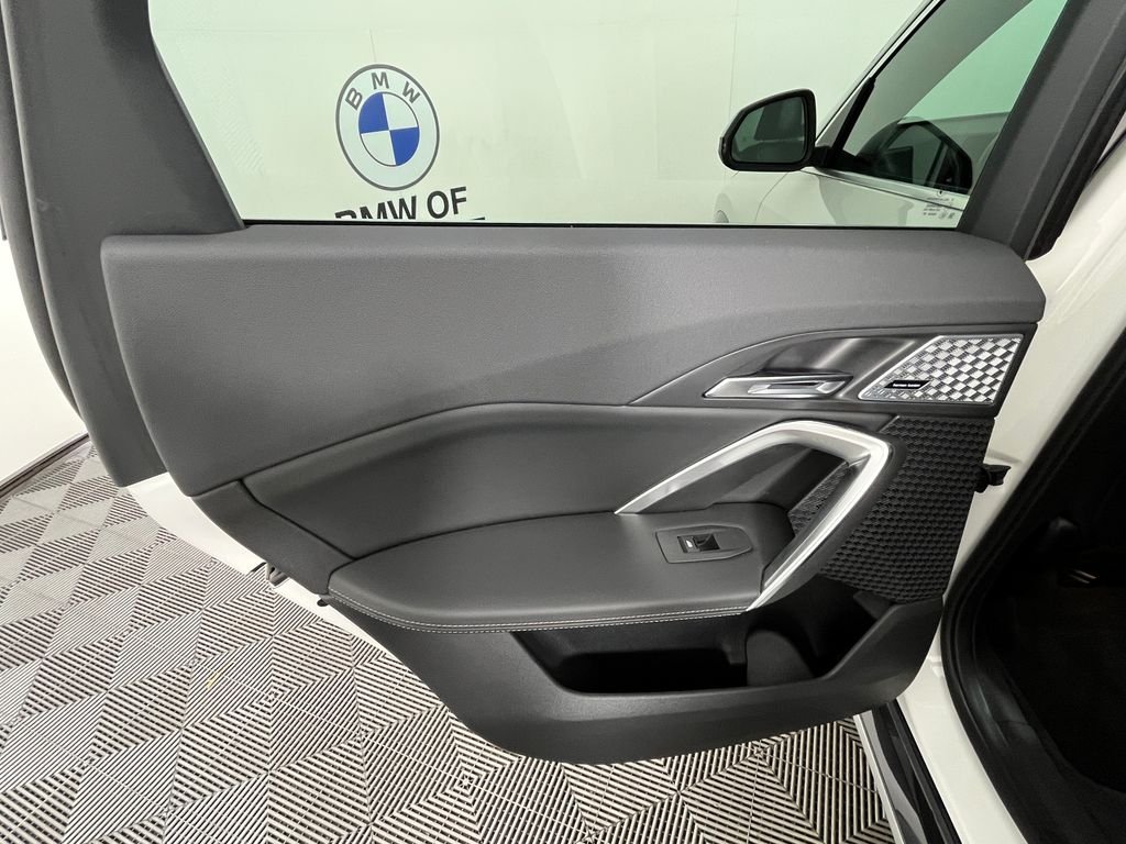 Used 2024 White BMW xDrive28i image 26