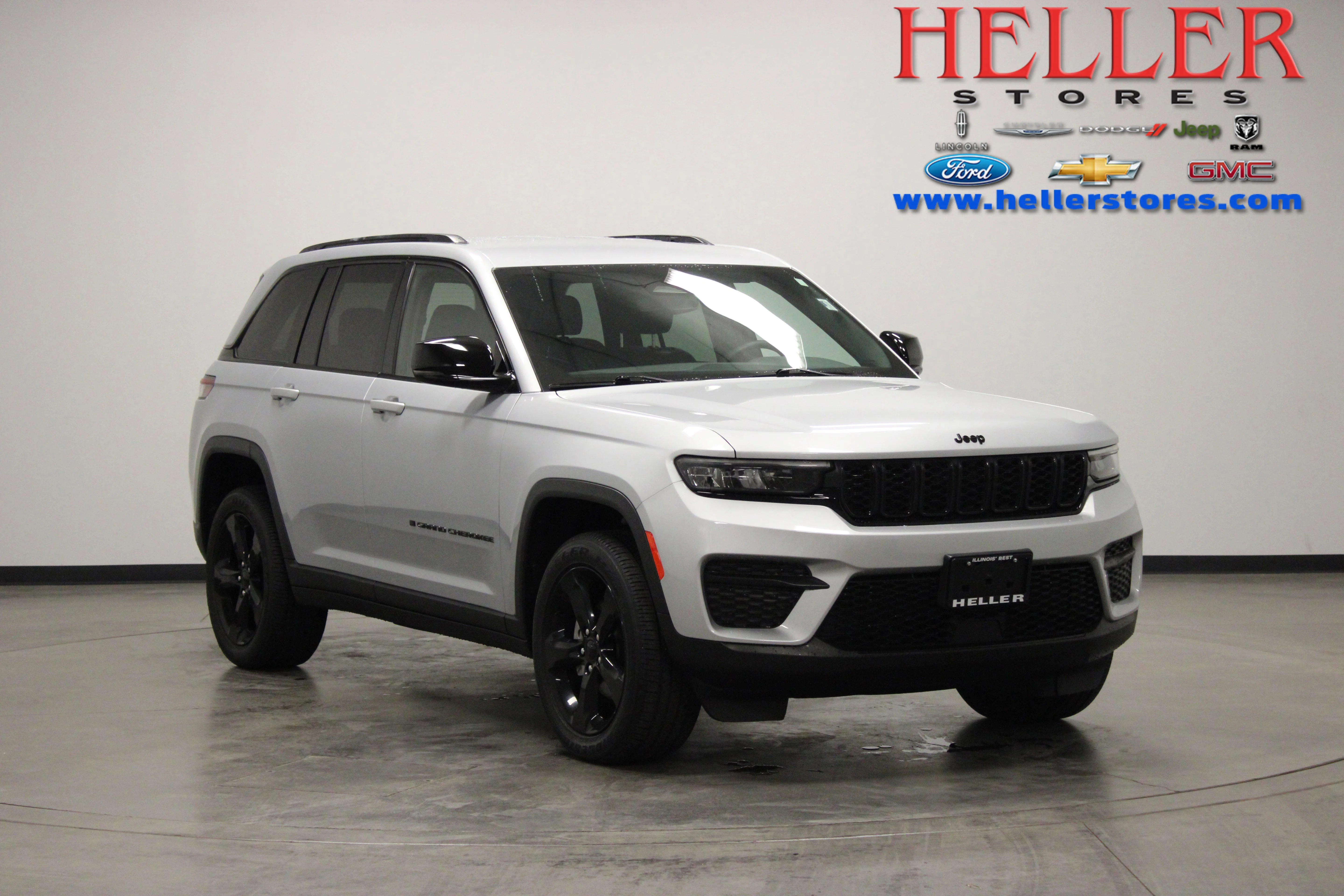 Used 2023 Silver Zynith Jeep Altitude X image 1