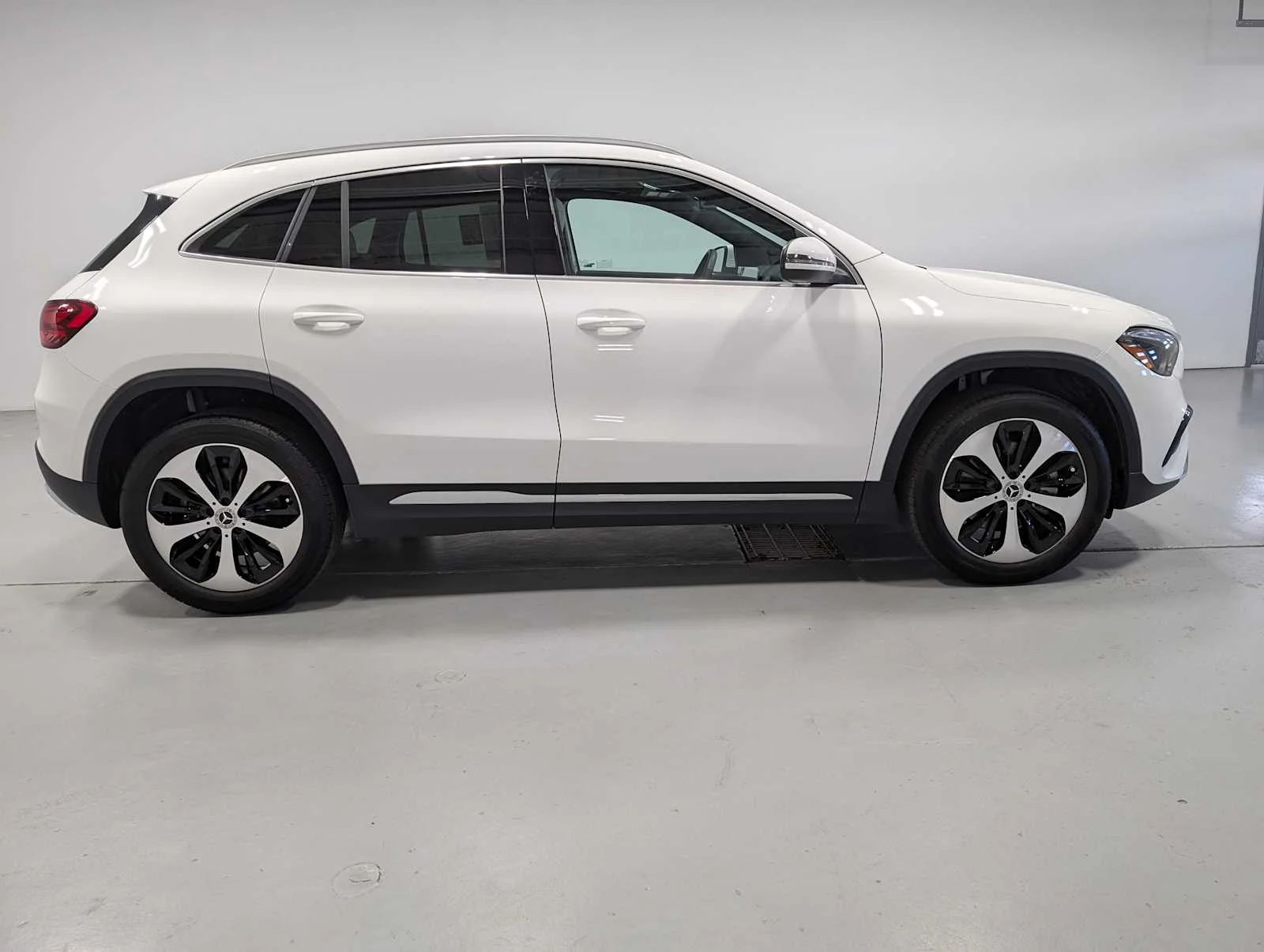 Used 2026 Polar White Mercedes-Benz GLA 250 image 7