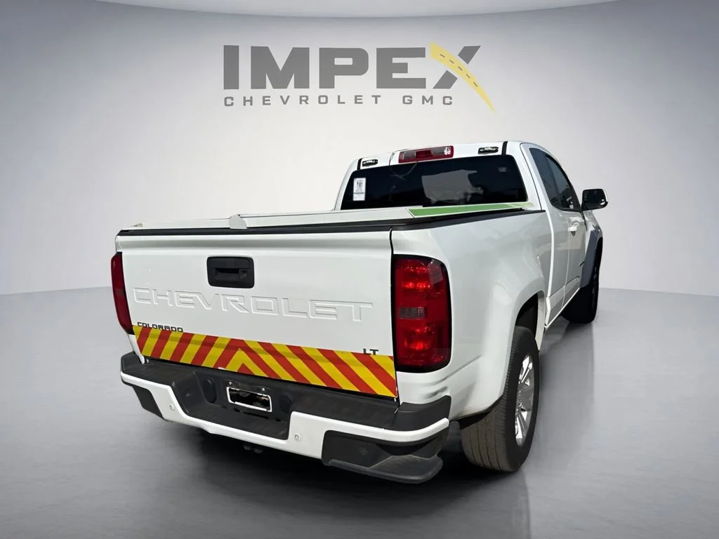 Used 2022 Summit White Chevrolet LT image 4