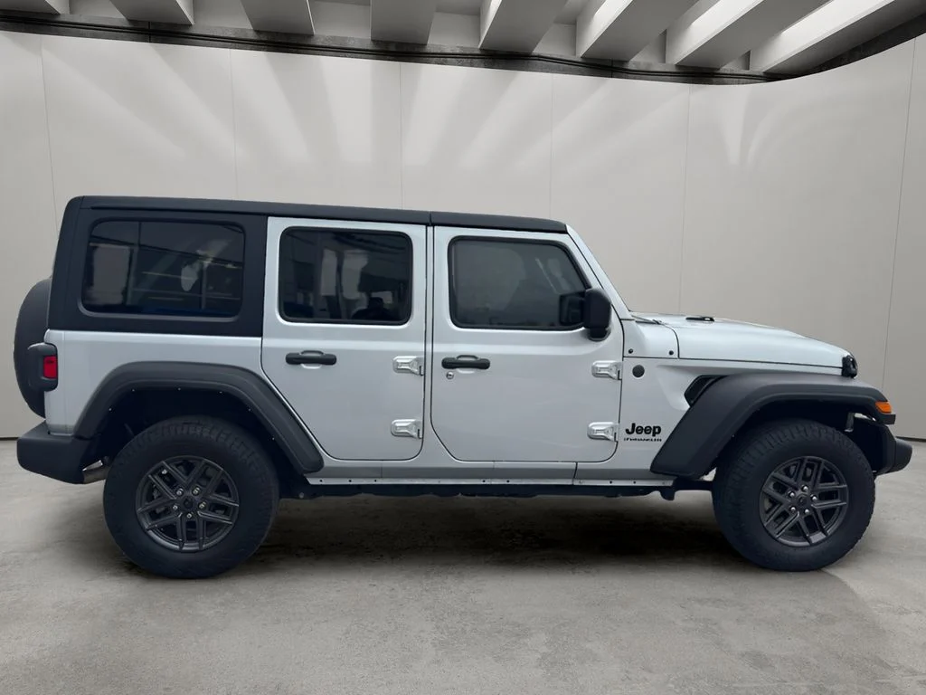 Used 2024 Silver Zynith Clearcoat Jeep Sport S image 6