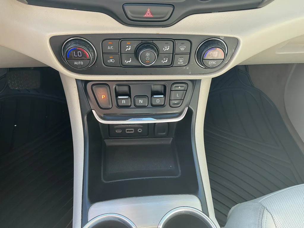 Used 2020 Summit White GMC Denali image 20