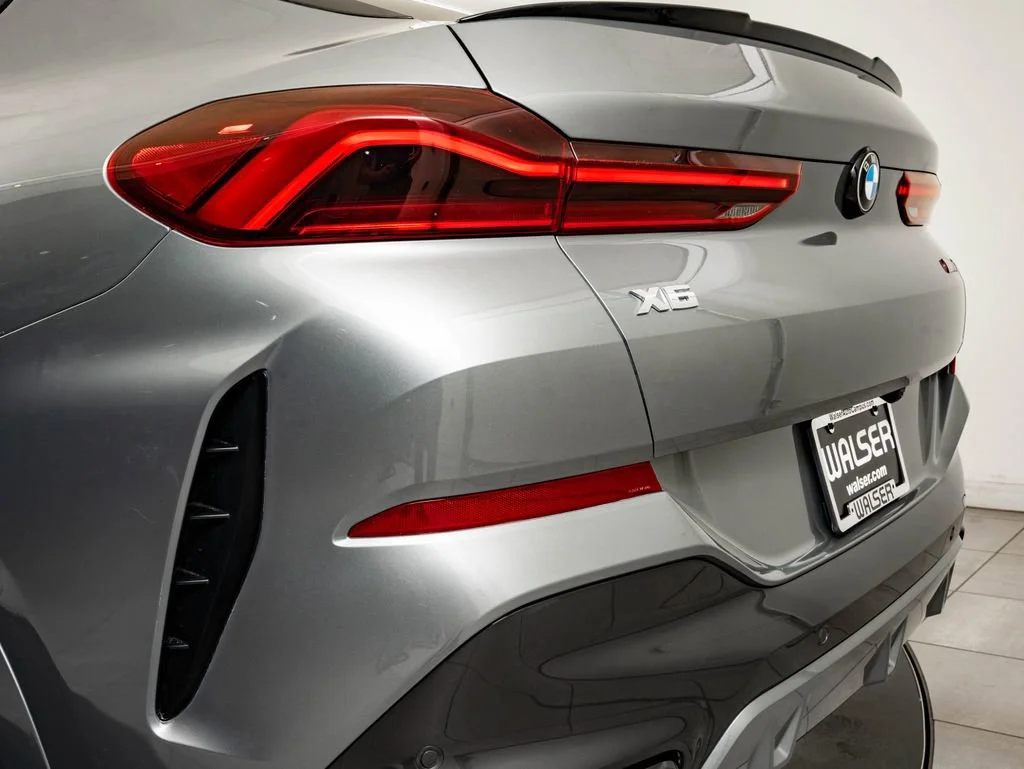 Used 2024 Skyscraper Gray Metallic BMW M60i image 19