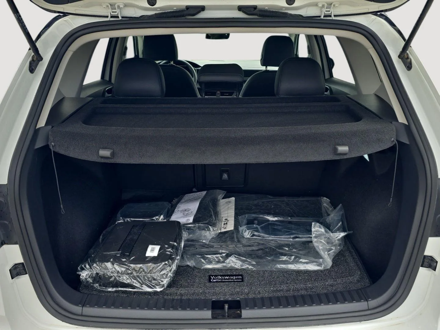 Certified Used 2025 WHITE Volkswagen SE Black image 11