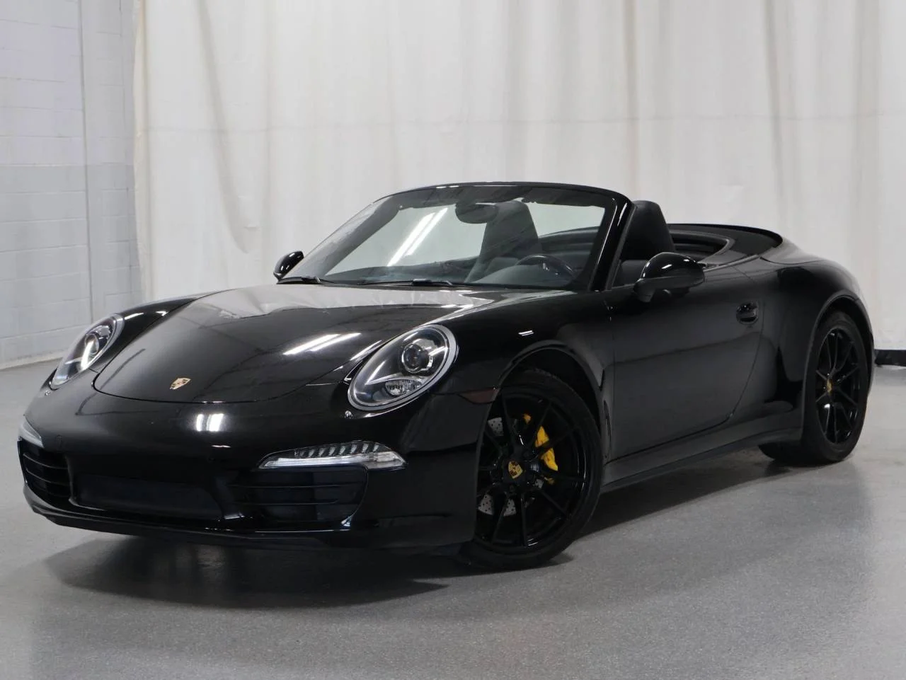 2014 Porsche 911 Carrera 4 Cabriolet's photo