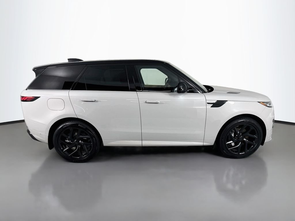 New 2026 Borasco Grey Land Rover Dynamic SE image 8