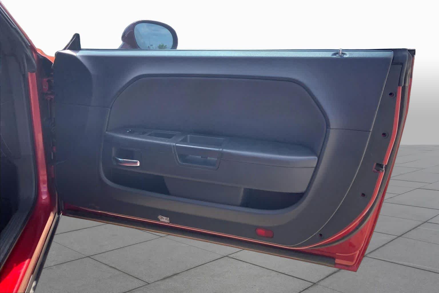 Used 2010 Inferno Red Crystal Pearl Dodge SE image 17