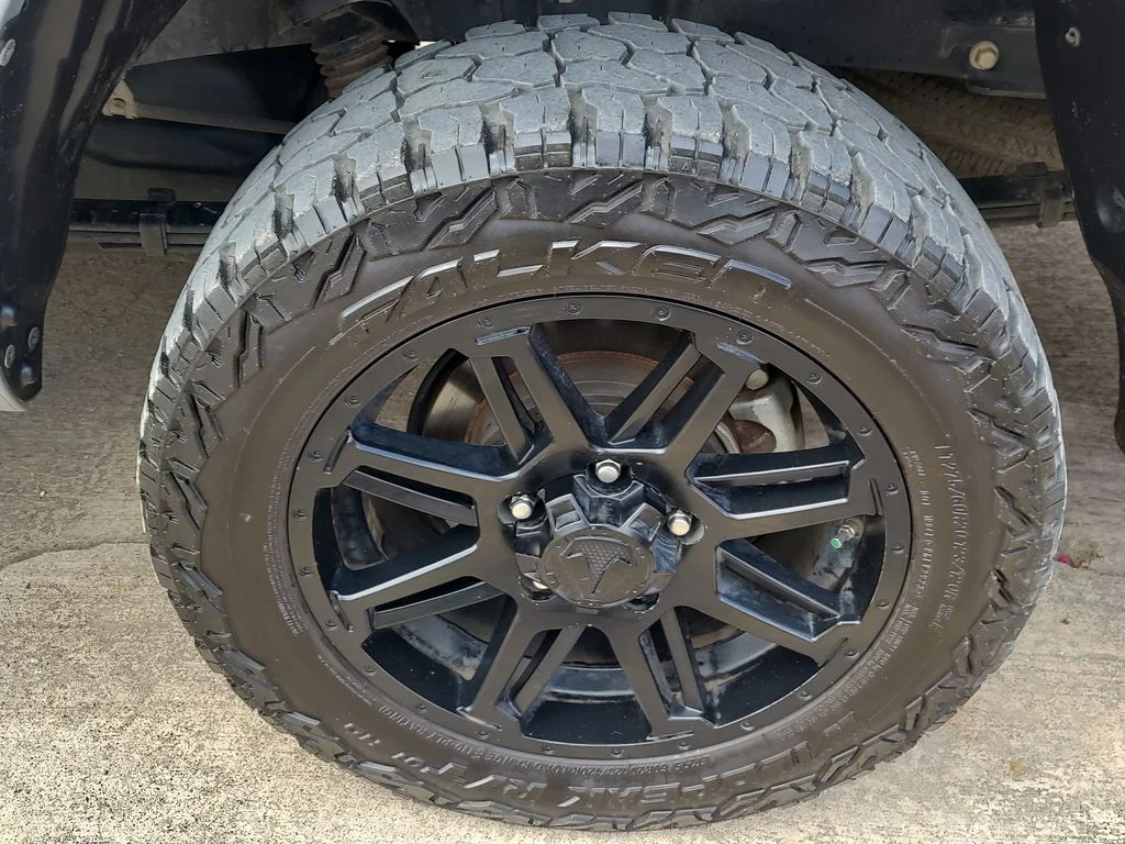 Used 2019 Gray Toyota SR5 image 6