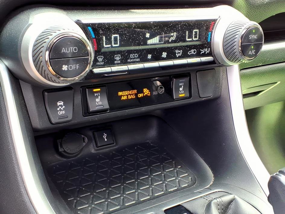 Used 2021 Blizzard Pearl/Midnight Black Metallic Toyota Hybrid XSE image 20