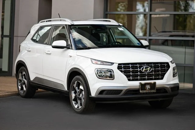 2025 Hyundai Venue SEL IVT's photo