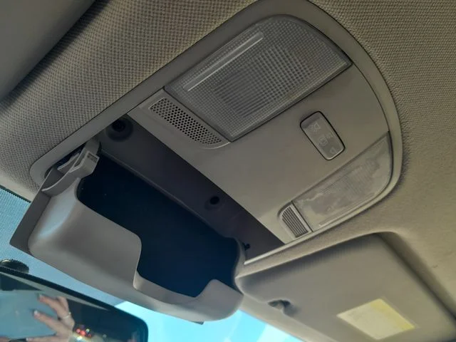 Used 2019 Gray Hyundai SE image 27
