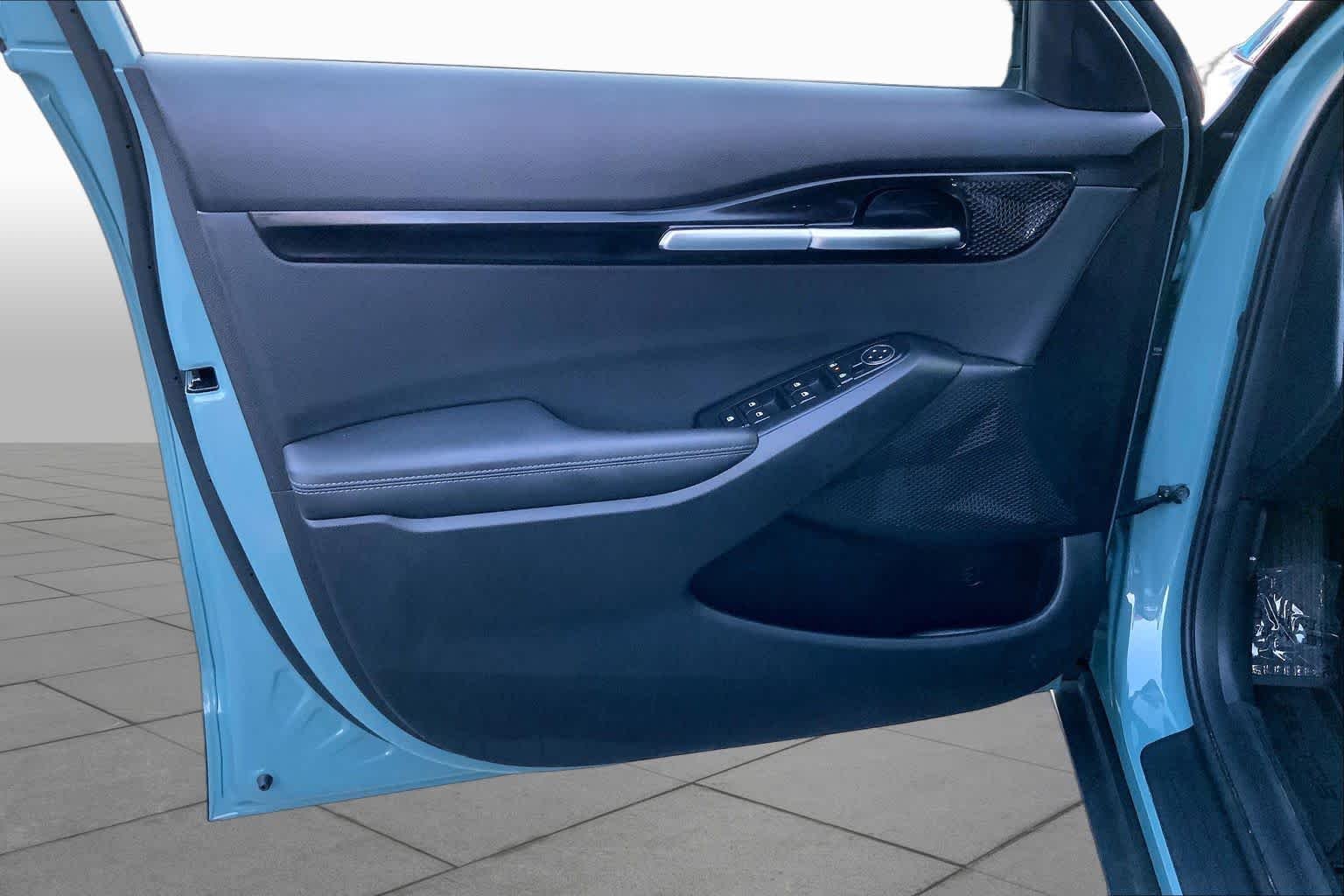 Used 2025 Pluton Blue/Black Roof Kia S image 21
