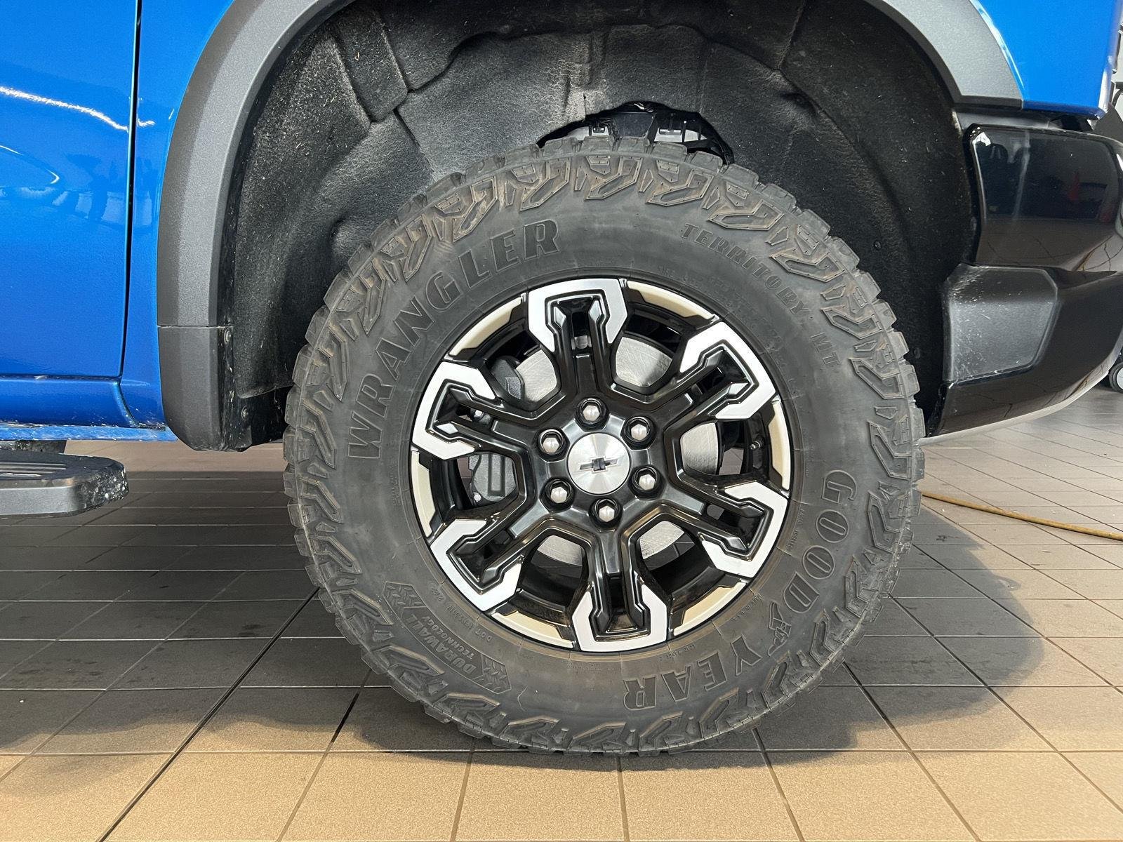 Used 2022 Glacier Blue Metallic Chevrolet ZR2 image 13