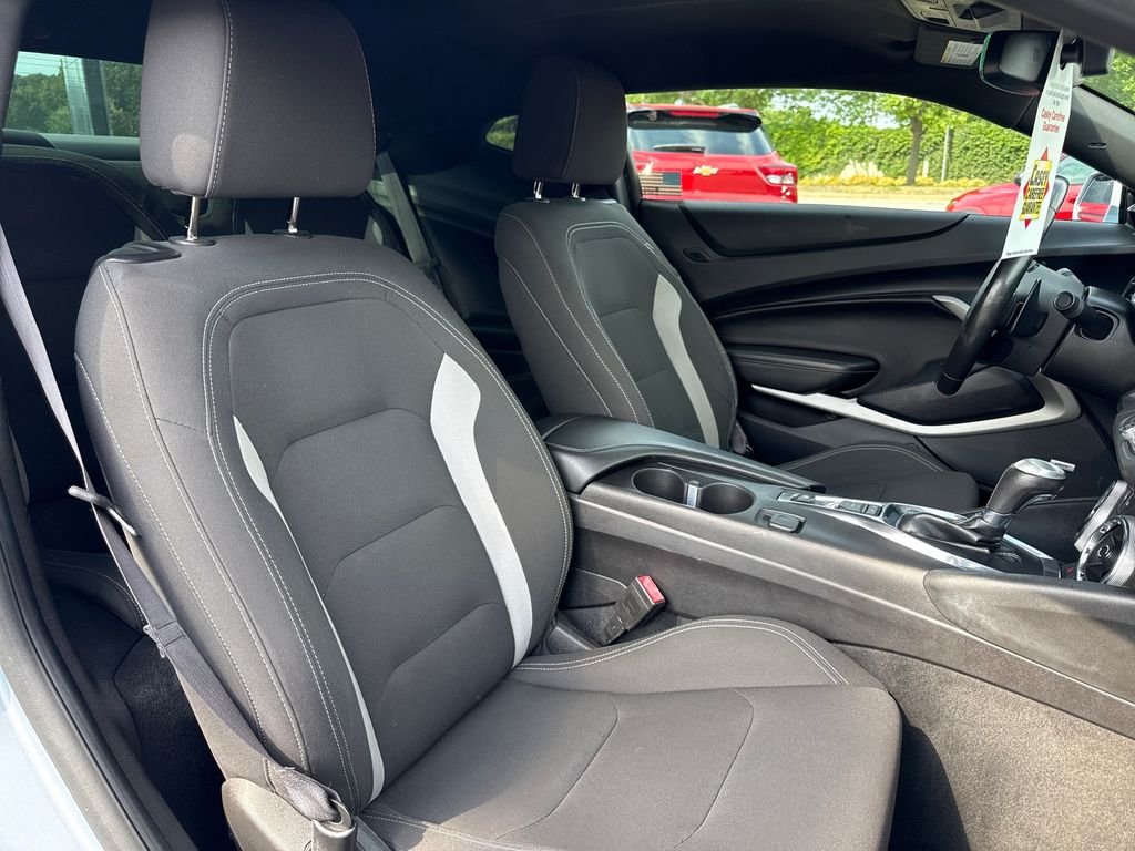 2017 Chevrolet Camaro 1LT - Photo 21