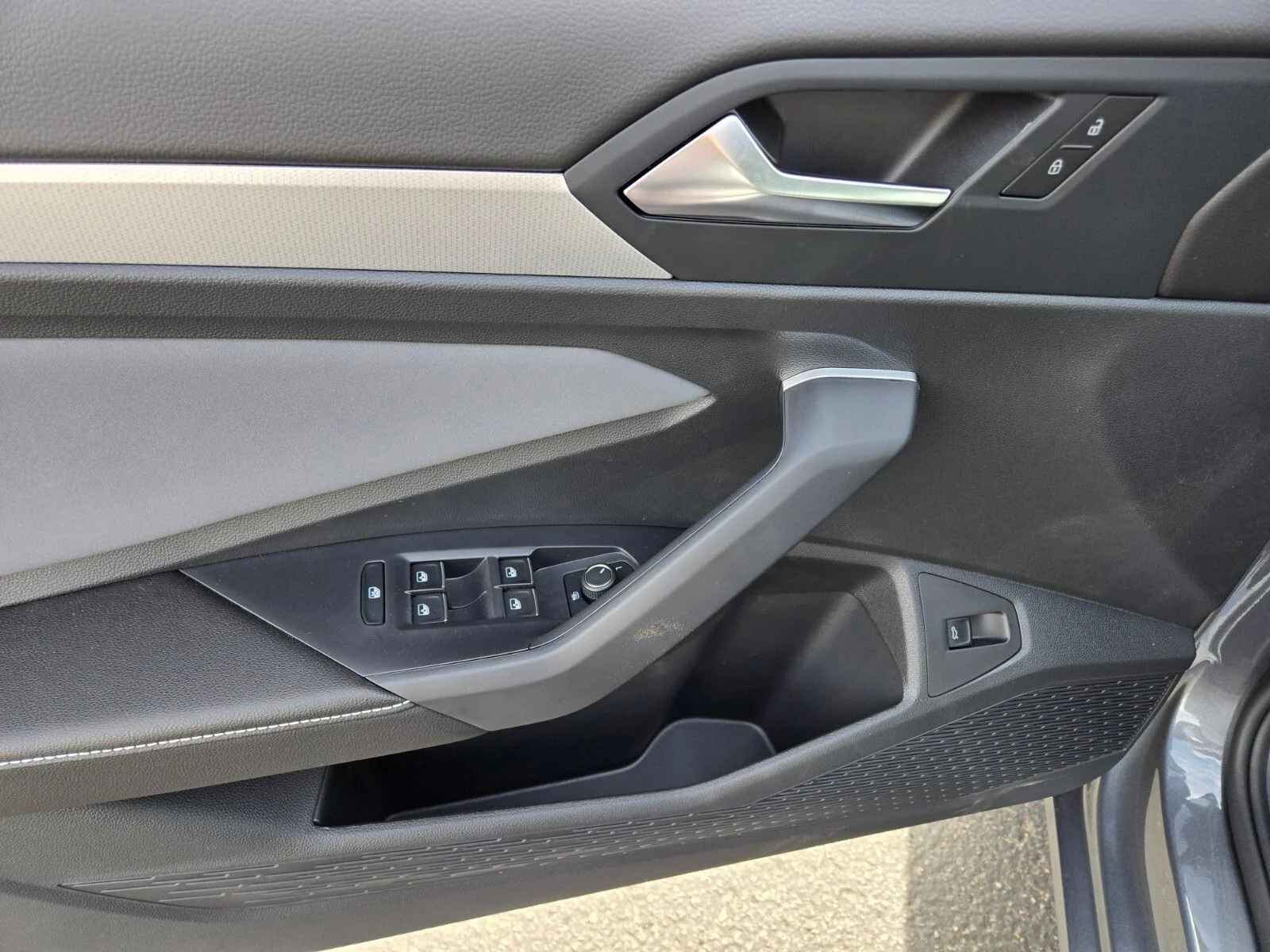 New 2026 Gray Volkswagen 1.5T SE image 10