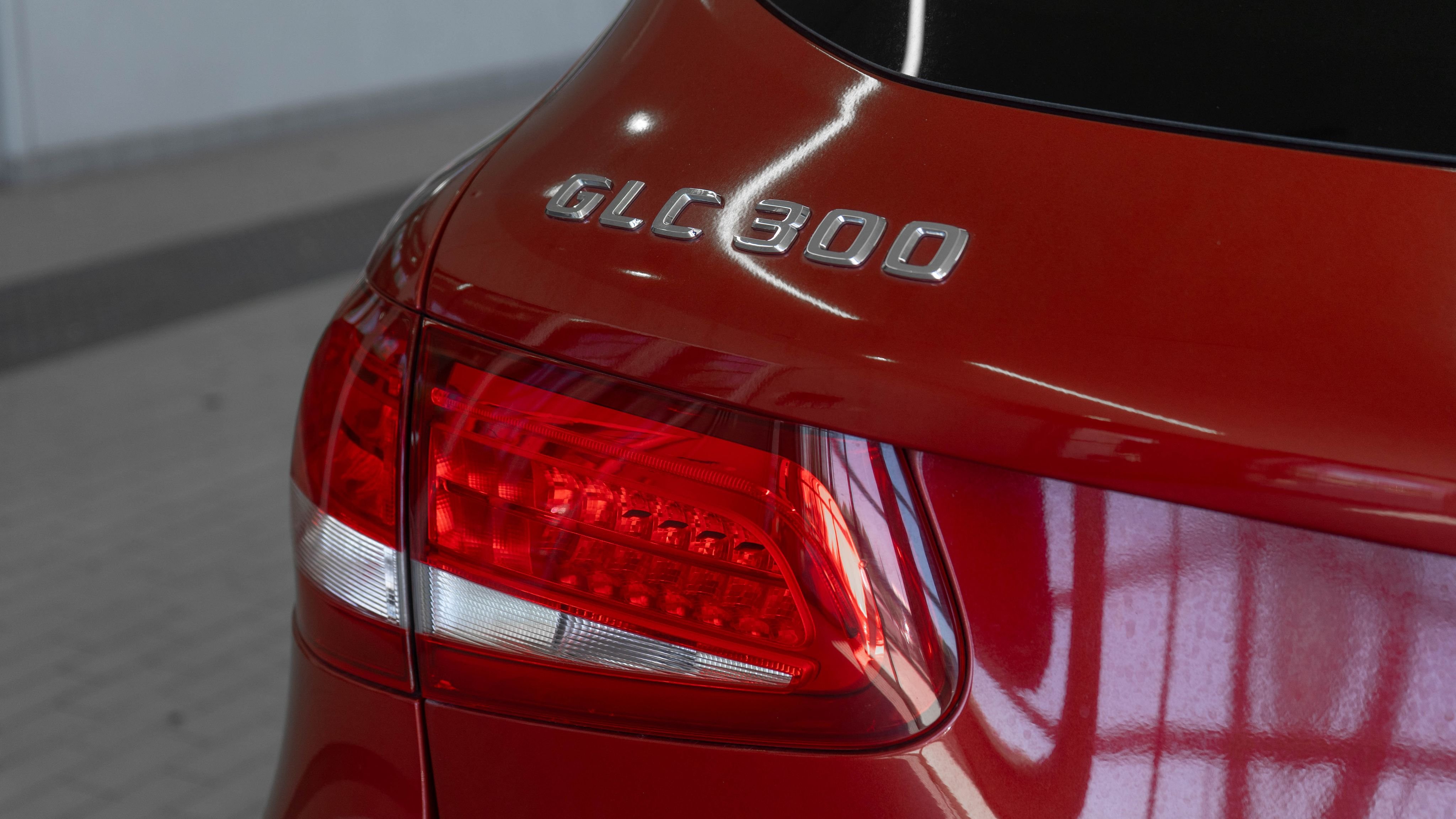 Used 2016 Red Mercedes-Benz GLC 300 image 7