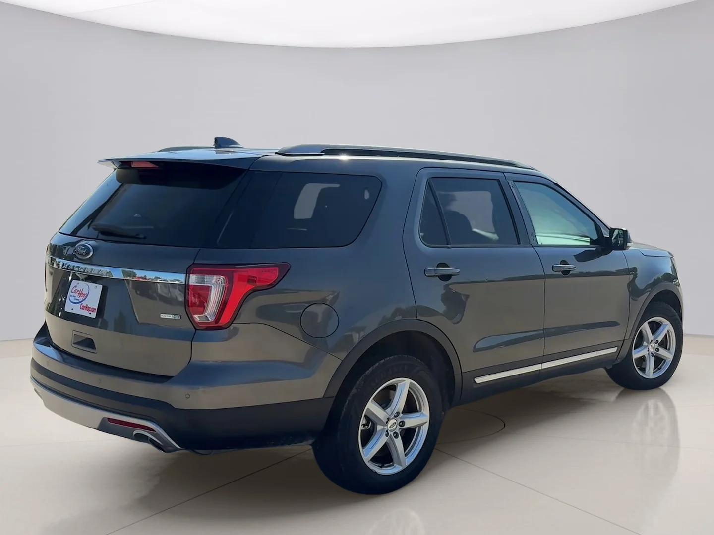 Used 2016 Gray Ford XLT image 5