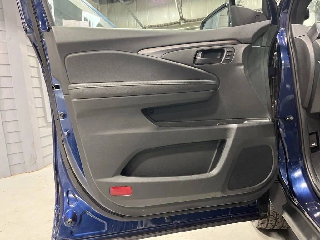 Certified Used 2023 Obsidian Blue Pearl Honda AWD EX-L image 49
