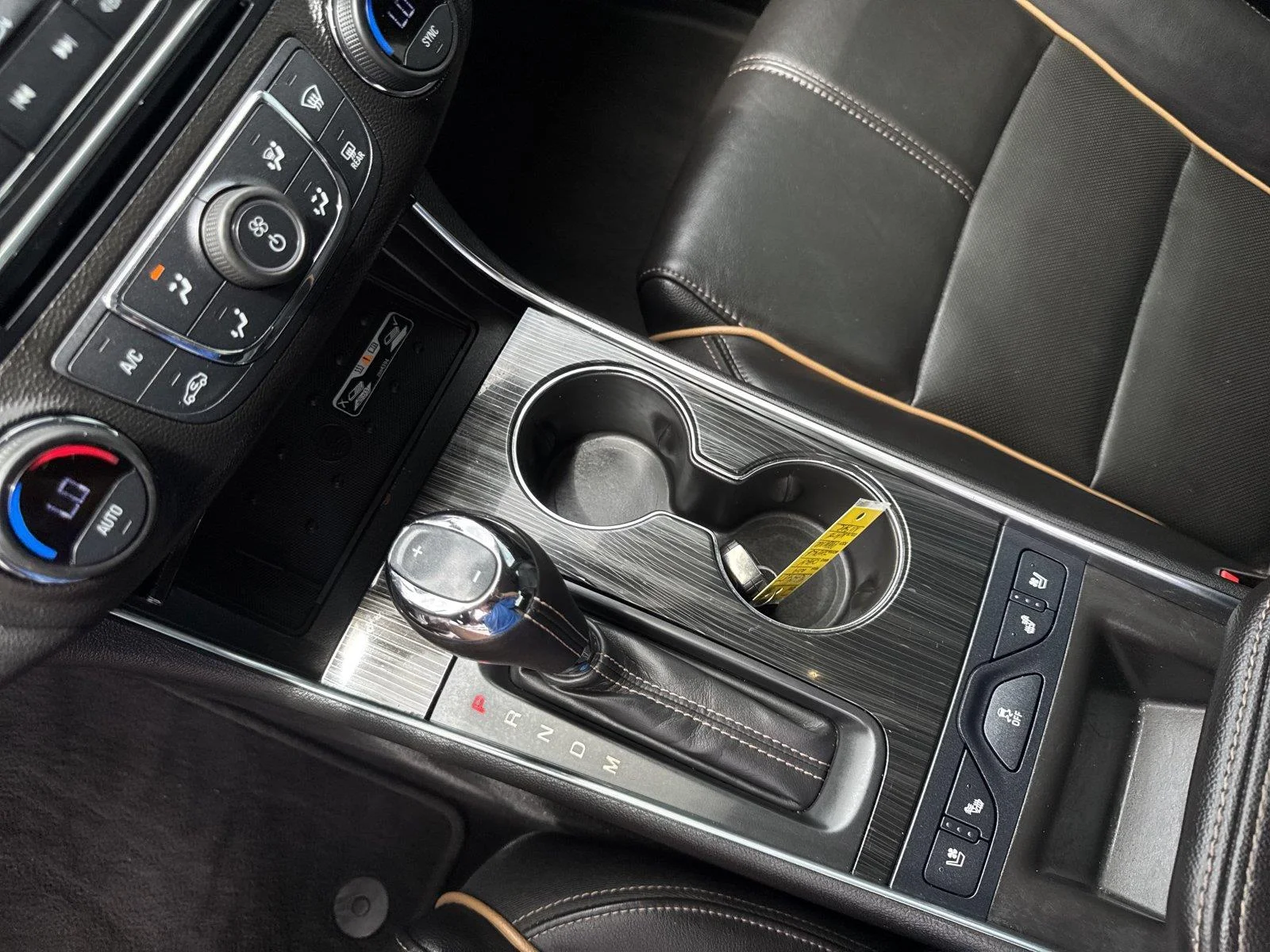 Used 2019 IRIDESCENT PEARL TRICOAT Chevrolet Premier image 27