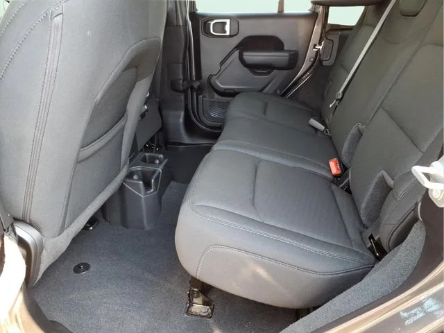 Used 2022 Gray Jeep Unlimited Sport S image 16