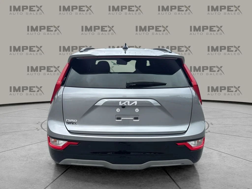 Used 2025 Gray Kia Wind image 4