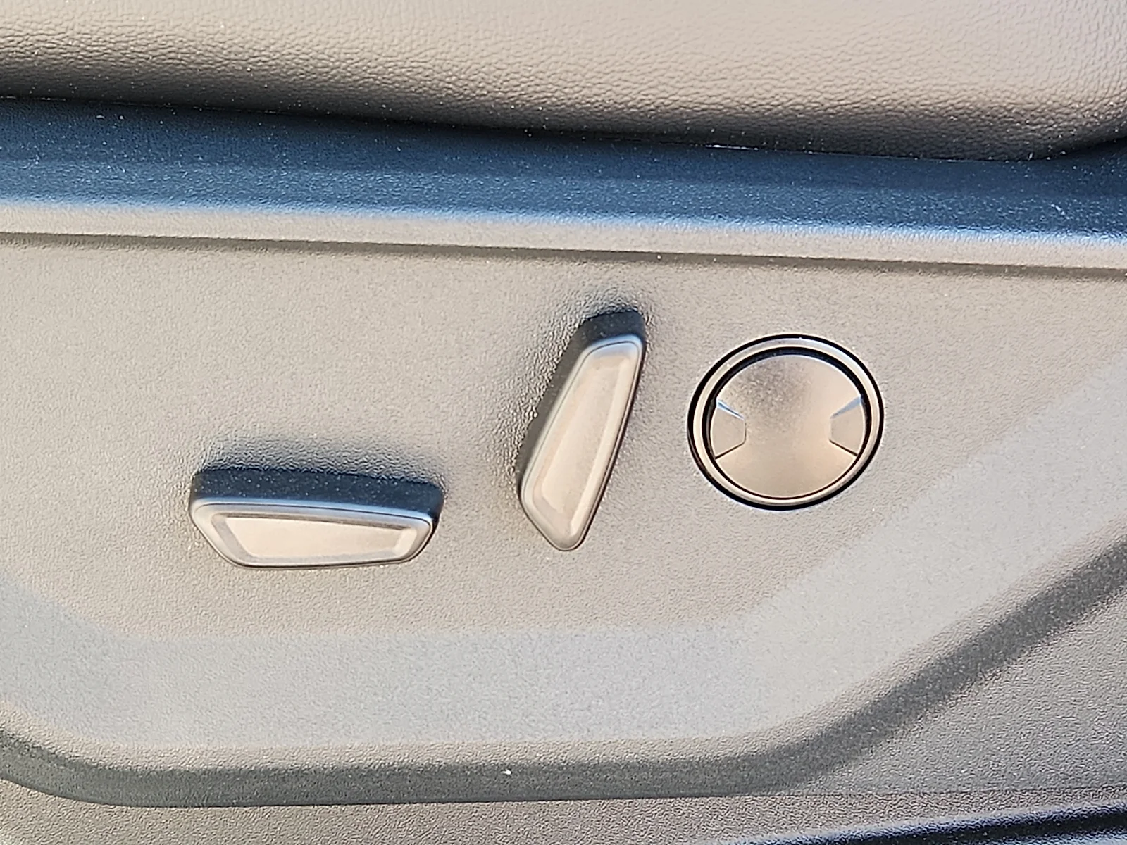 New 2026 Oxford White Ford Lariat image 16