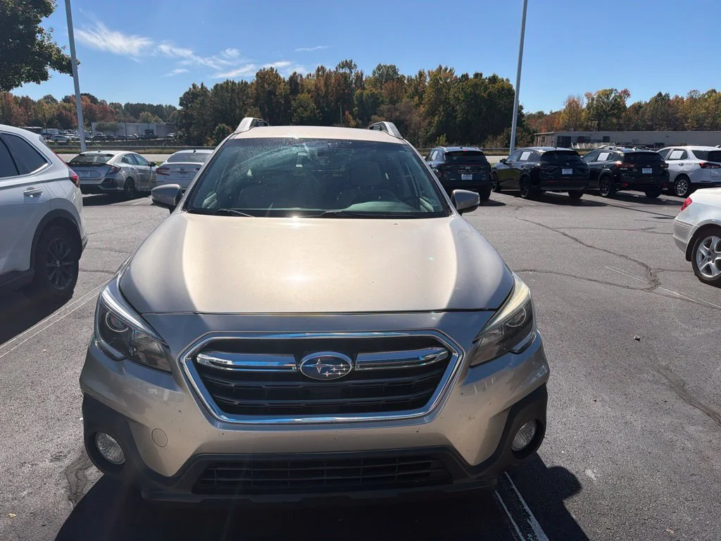 2018 Subaru Outback 2.5I PREMIUM SUV Slide 1