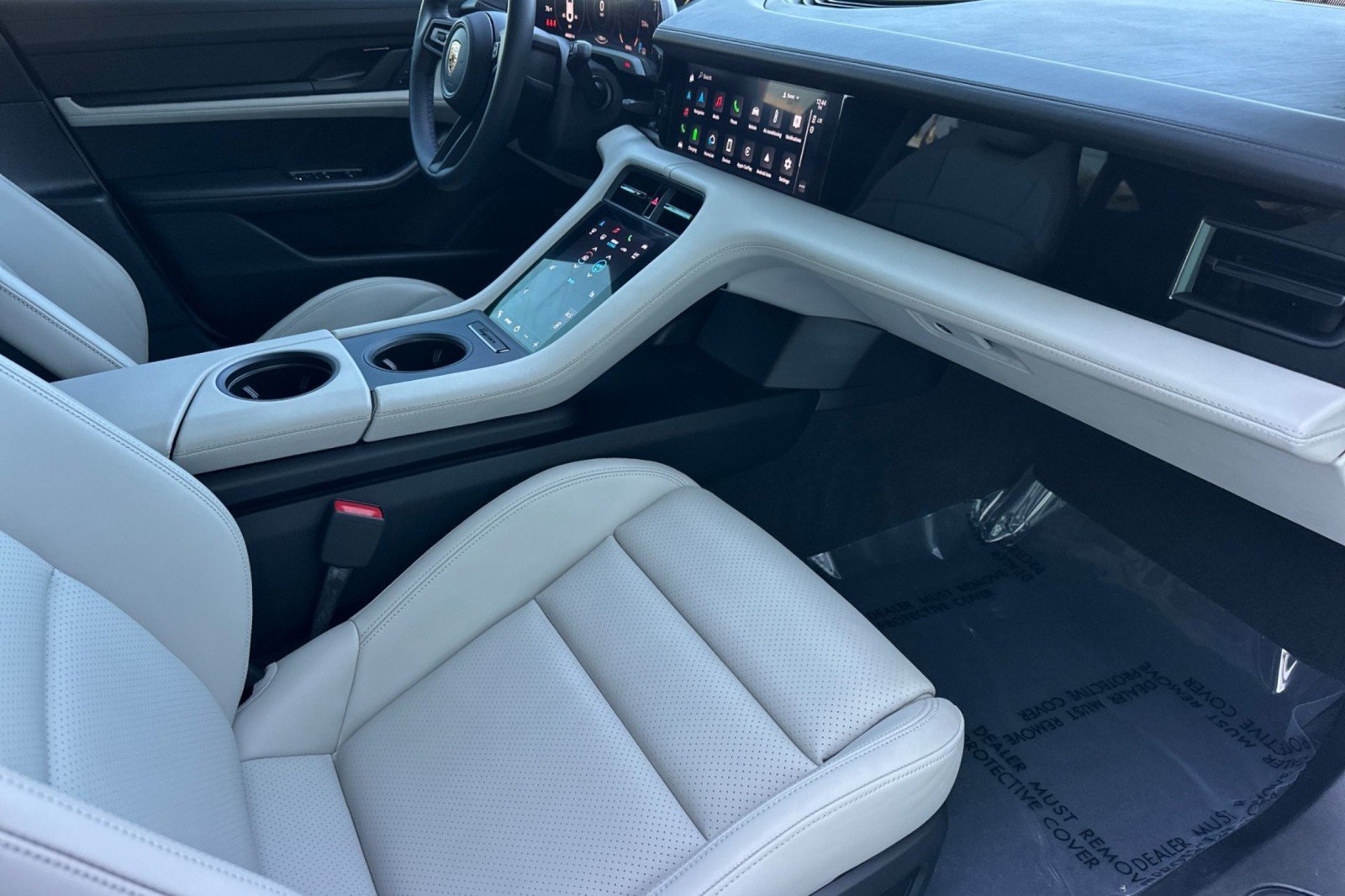 Certified Used 2022 Carrara White Metallic Porsche  image 15