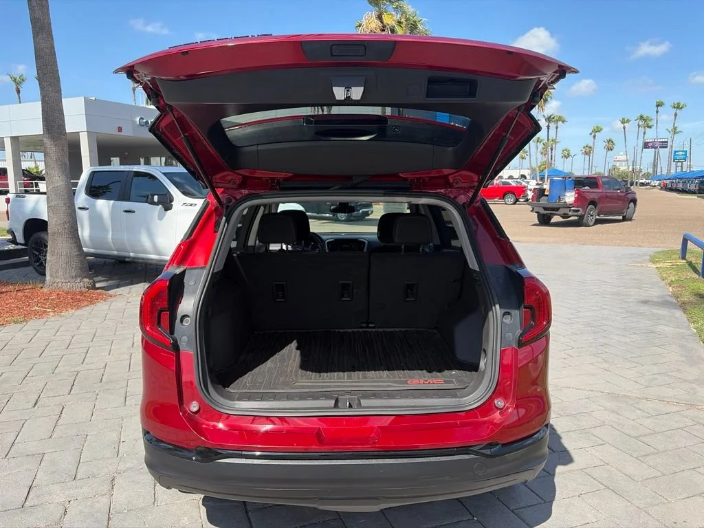 Used 2024 Volcanic Red Tintcoat GMC SLE image 6