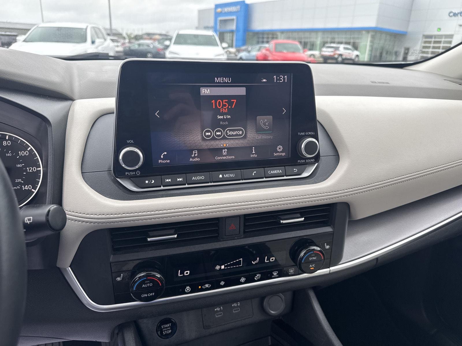 Used 2024 Everest White Pearl Nissan SV image 24