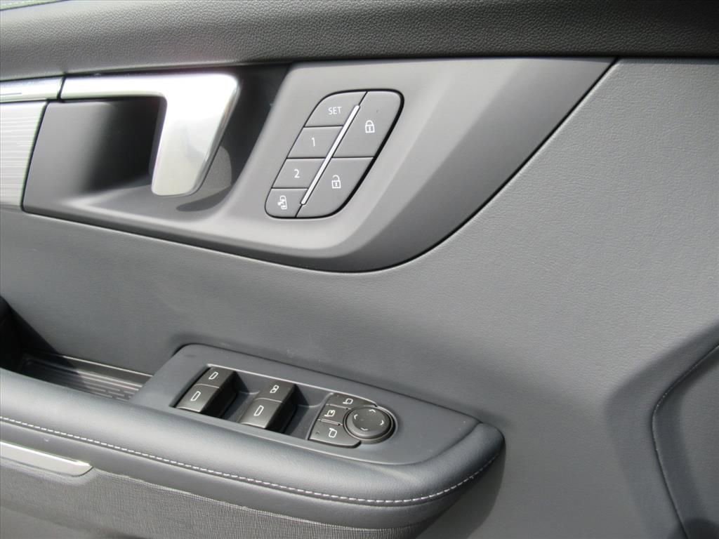 New 2026 Summit White Buick Preferred image 19