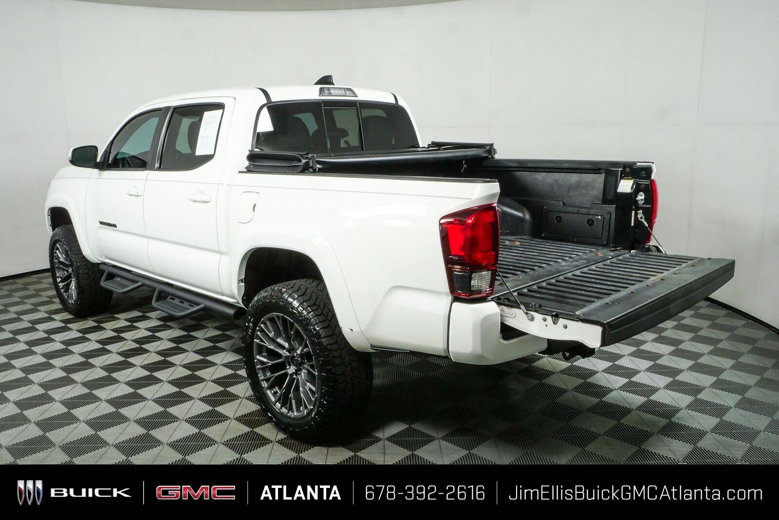 Used 2022 White Toyota SR5 V6 image 30