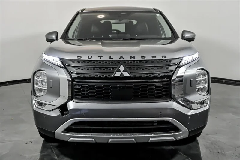 Used 2022 Mercury Gray Metallic Mitsubishi SE image 4