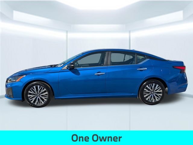 Used 2025 Blue Nissan 2.5 SV image 2