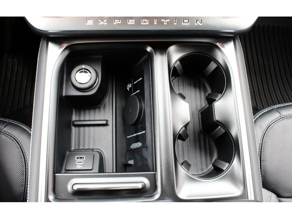 New 2027 Marsh Gray Ford Platinum image 9