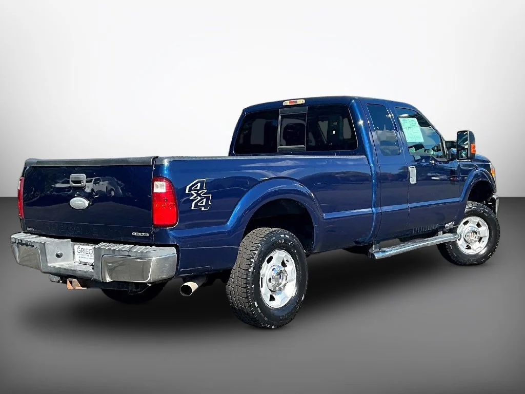 Used 2012 Dark Blue Pearl Metallic Ford XLT image 7