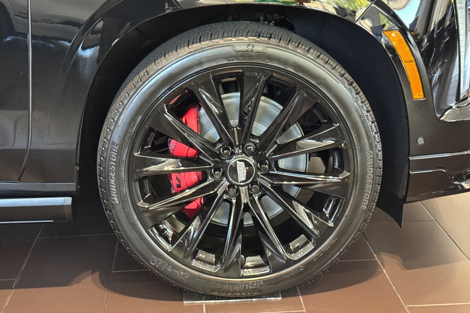 2026 Cadillac Escalade ESV V-Series - Photo 25