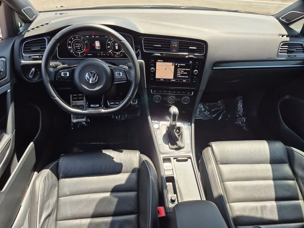 Used 2018  Volkswagen DCC & Navigation 4Motion image 23