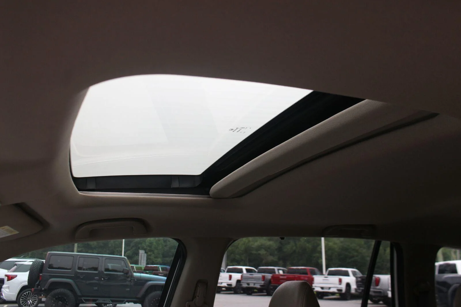 Used 2020 White Honda EX-L image 32
