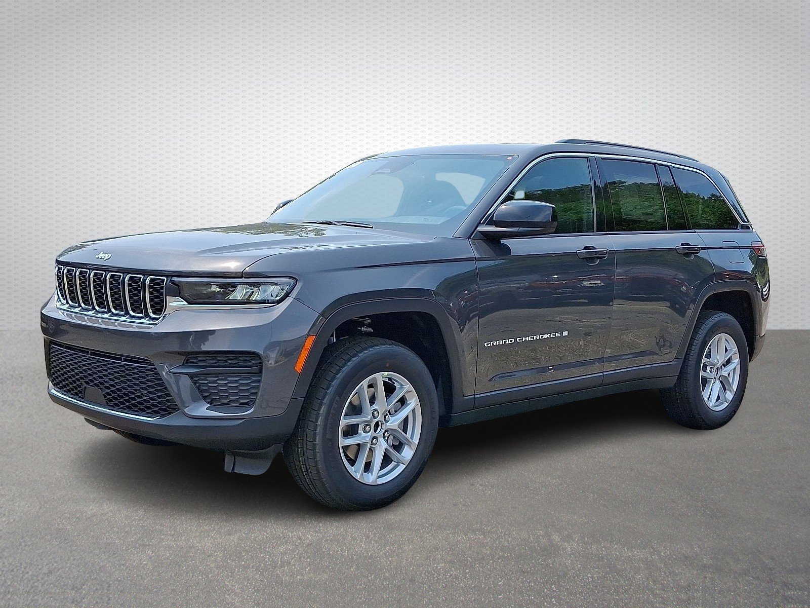 New 2026 Baltic Gray Metallic Clear-Coat Exterior Paint Jeep Laredo X 4x4 image 2