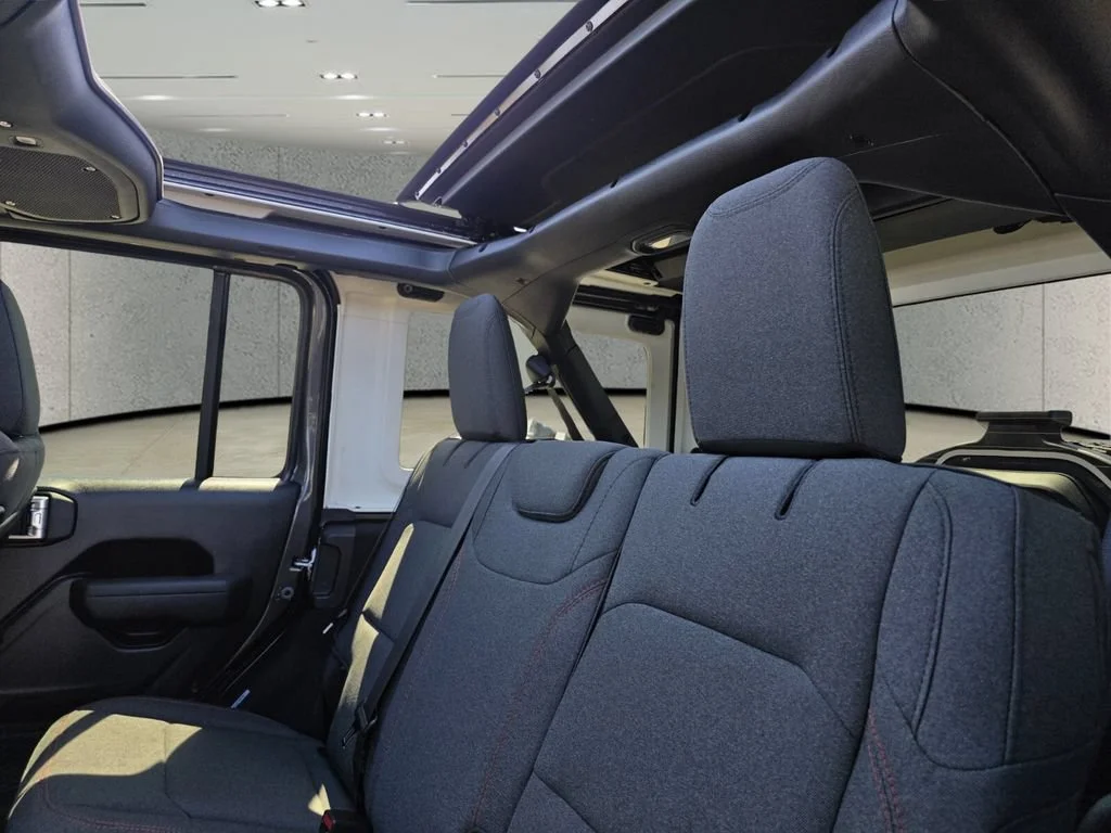New 2026 Granite Crystal Metallic Clear-Coat Exterior Paint Jeep Rubicon image 8