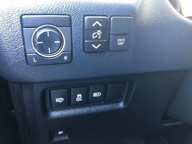 Used 2020 Black Lexus 460 image 23